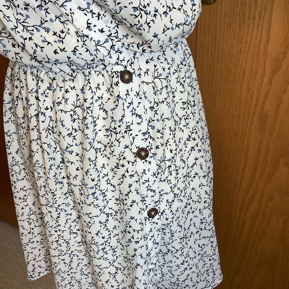 Sienna Sky Flower Print Short Sleeve Dress Sz-S - Picture 5 of 7